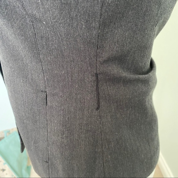 Suzy Shier Two Button Vest - Picture 3 of 5